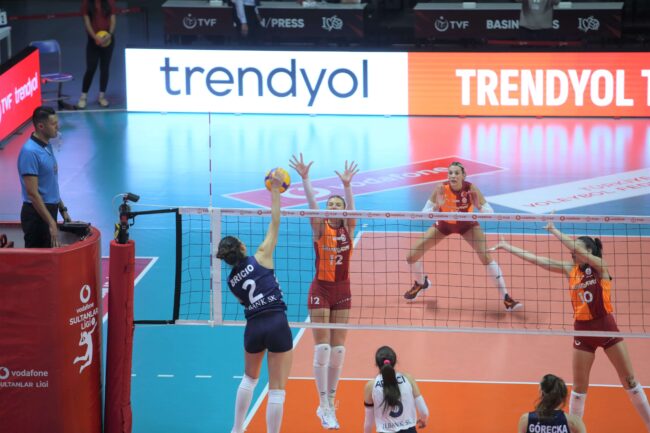 Galatasaray Daikin Namağlup Serisini Sürdürüyor!