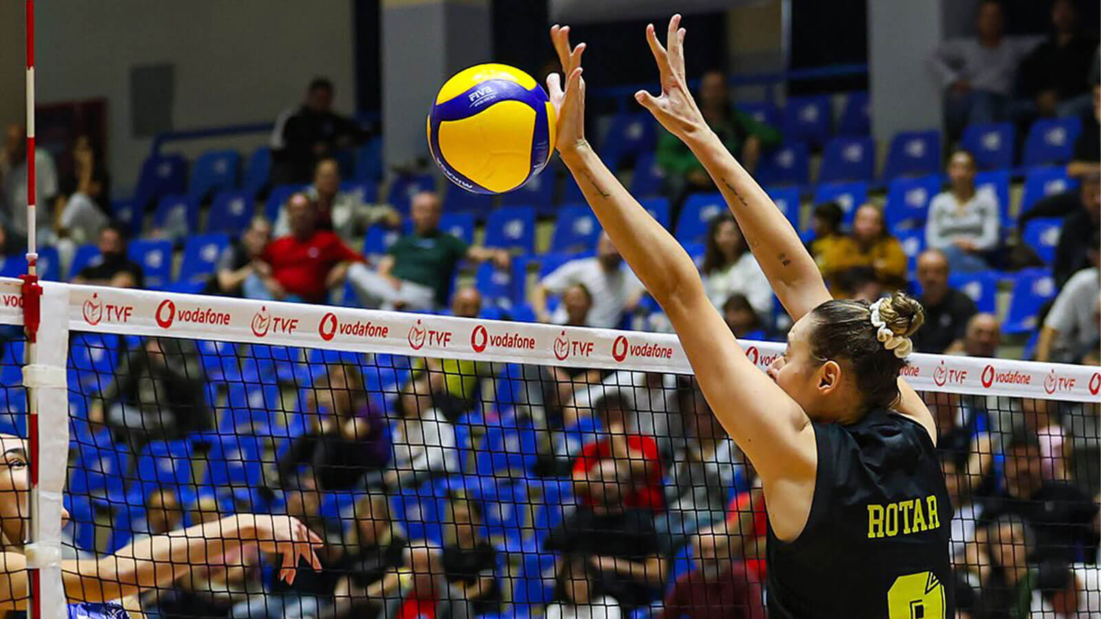 5 Setlik Nefes Kesen Mücadele: Nilüfer Belediyespor Eker – Aras Spor 3-2