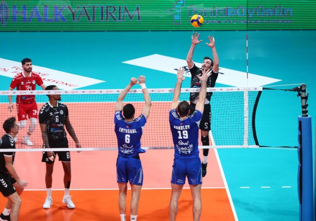 SMS Grup Efeler Ligi 7. Hafta Sona Erdi