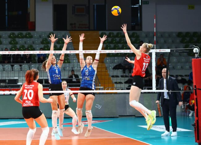 Vodafone Sultanlar Ligi 12. Hafta: VakıfBank İzmir’de Fırtına Gibi Esti - İstanbul’da Büyük Çekişme