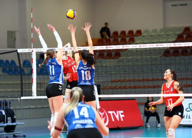 Vodafone Sultanlar Ligi 12. Hafta: VakıfBank İzmir’de Fırtına Gibi Esti - İstanbul’da Büyük Çekişme