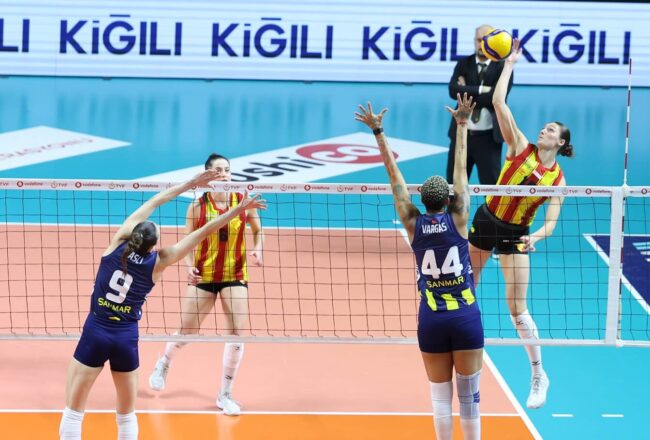Vodafone Sultanlar Ligi 12. Hafta: VakıfBank İzmir’de Fırtına Gibi Esti - İstanbul’da Büyük Çekişme