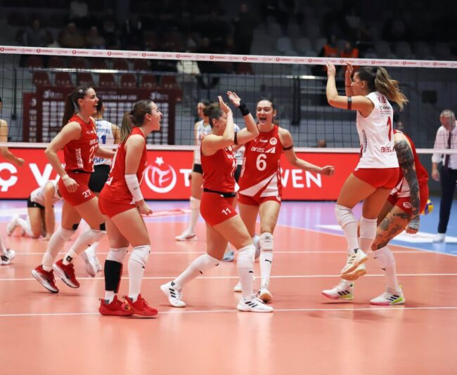 Eczacıbaşı ve Aras Kargo’dan Net 3-0 Galibiyetler