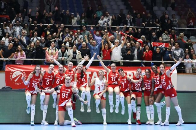 Eczacıbaşı ve Aras Kargo’dan Net 3-0 Galibiyetler