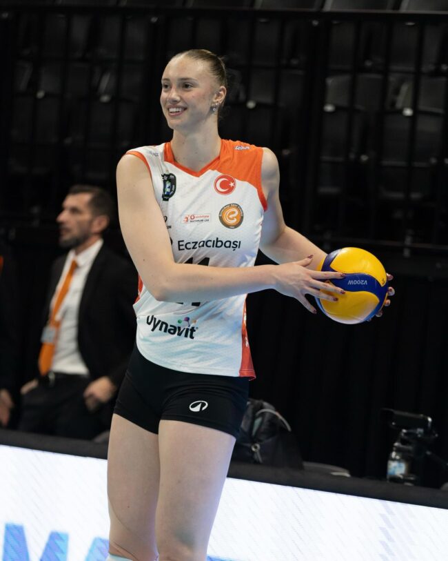 Eczacıbaşı ve Aras Kargo’dan Net 3-0 Galibiyetler