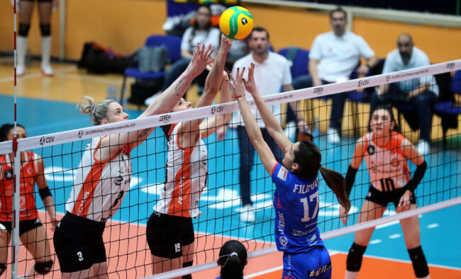 Eczacıbaşı Dynavit OK Železničar’ı 3-0 Mağlup Etti