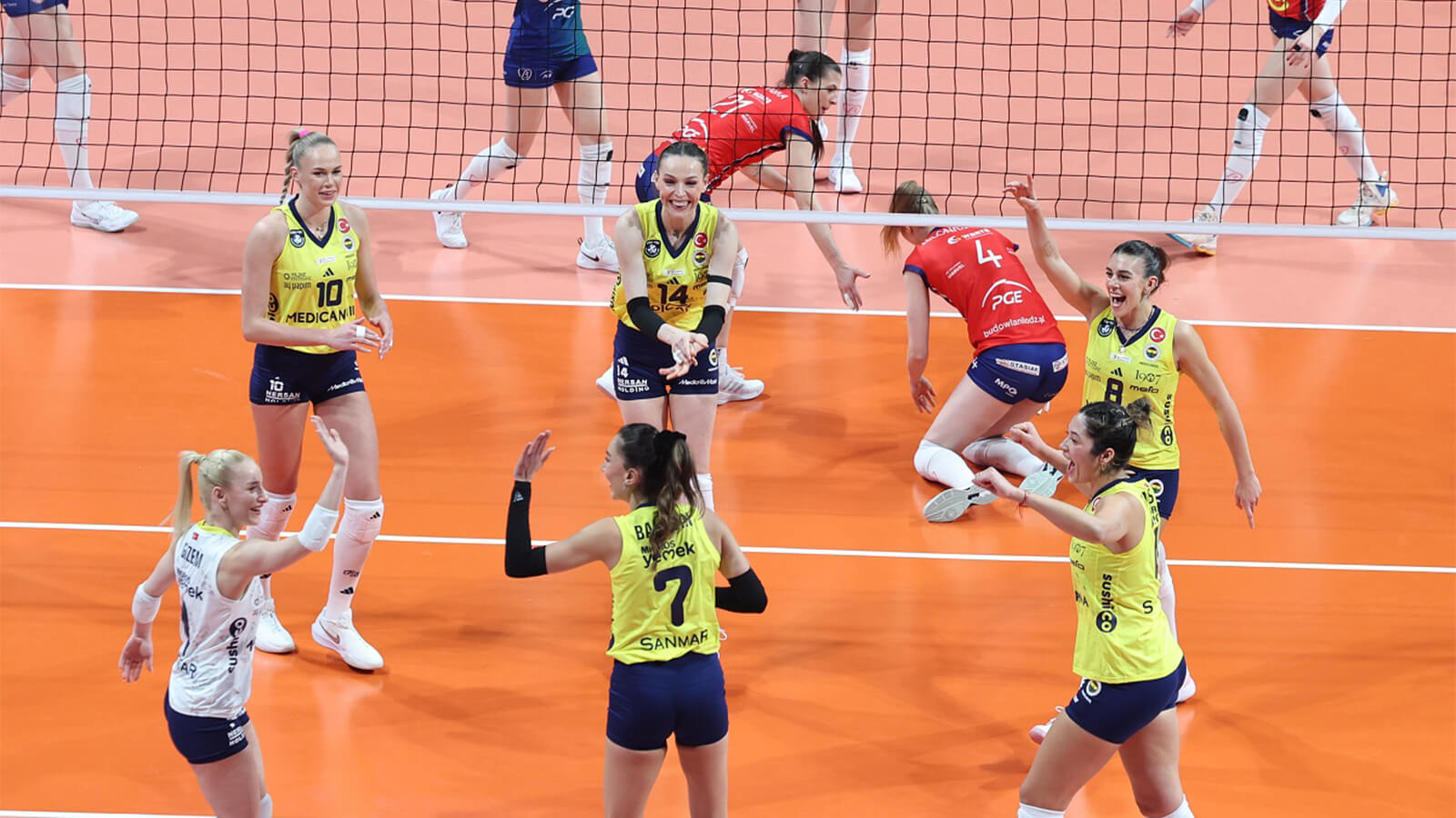 Fenerbahçe Medicana Budowlani Lodz’u 3-0 Mağlup Etti