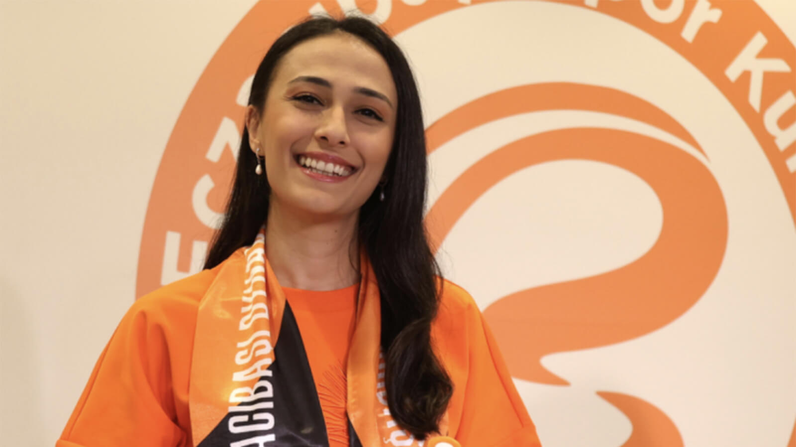 Eczacıbaşı Dynavit, Kaptan Simge Aköz ile 2 Yıl Daha