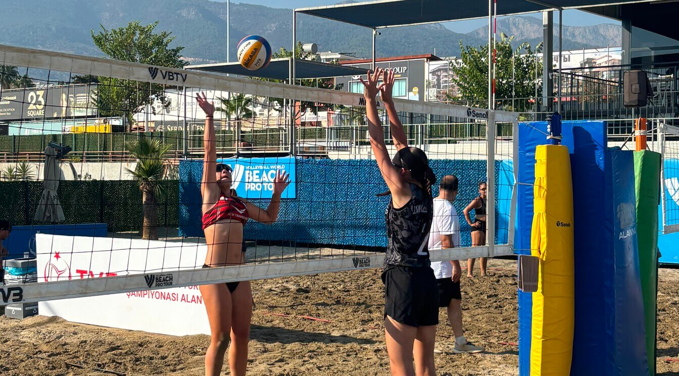 Plaj Voleybolu U16 Kulüpler Türkiye Şampiyonası’nda Yarı Final Heyecanı