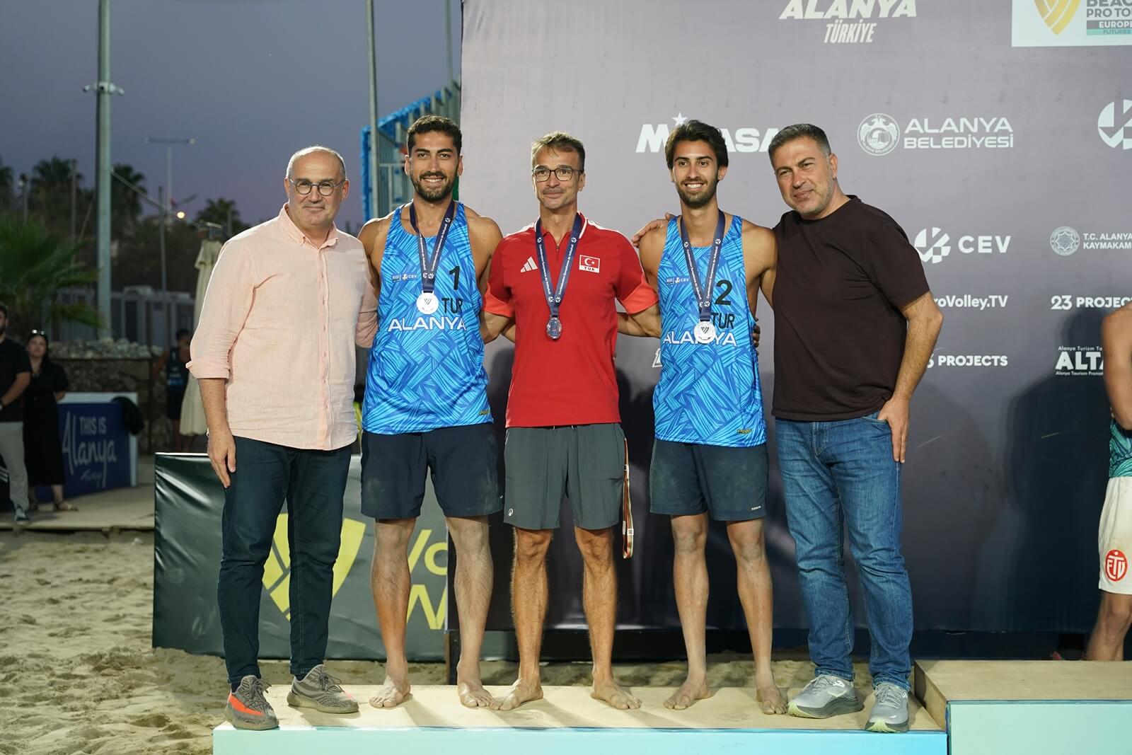 Yusuf Özdemir ve Batuhan Kuru, Beach Pro Tour Futures Alanya Etabı’nda Gümüş Madalya Kazandı Yusuf Özdemir ve Batuhan Kuru, Beach Pro Tour Futures Alanya Etabı’nda Gümüş Madalya Kazandı